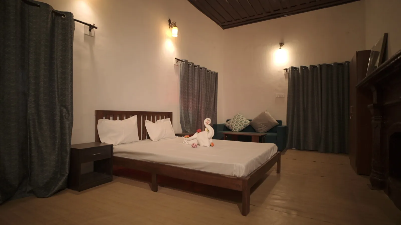 Premium Palace Room with balcony at Palace Junga - Luxury stay near Shimla